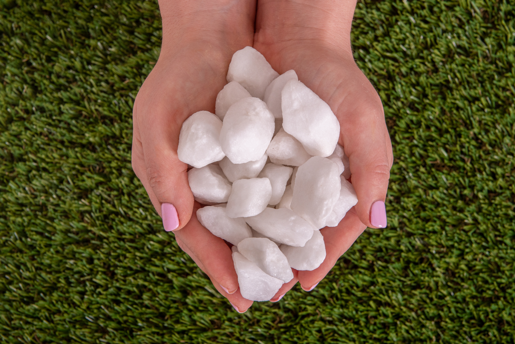 Rosequartz White Garden Stones per Bag